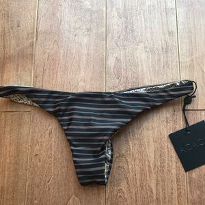 Acacia axel bottoms!!